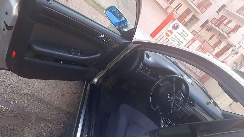 Usata Audi A6 Ambiente 110 CV (80 kW) 1999 Argento Station wagon