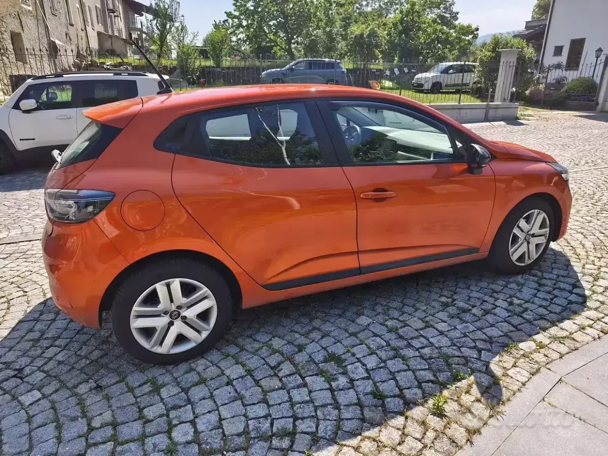 Begagnad Renault Clio V 101 HK (74 kW) 2024 Sedan