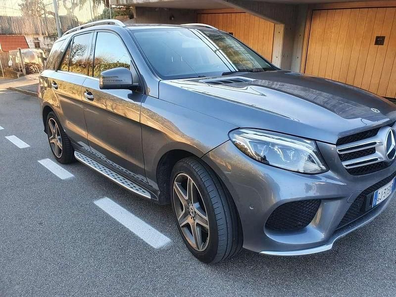 Grigio Usata 2018 Mercedes E250 SUV | 24.900 € - Immagine 1/4