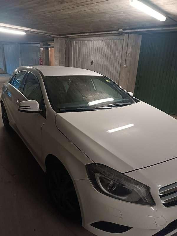 Begagnad Mercedes 180 109 HK (80 kW) 2014 Vit Sedan