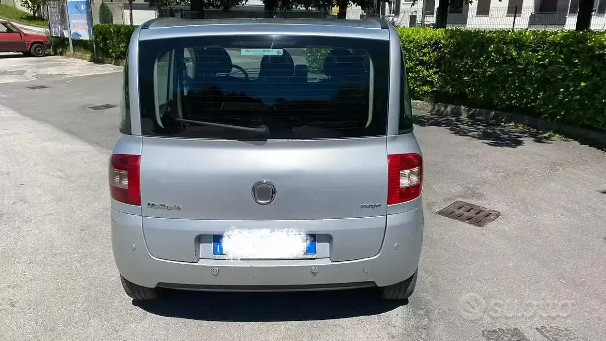 Usata Fiat Multipla 120 CV (88 kW) 2009 Grigio Monovolume