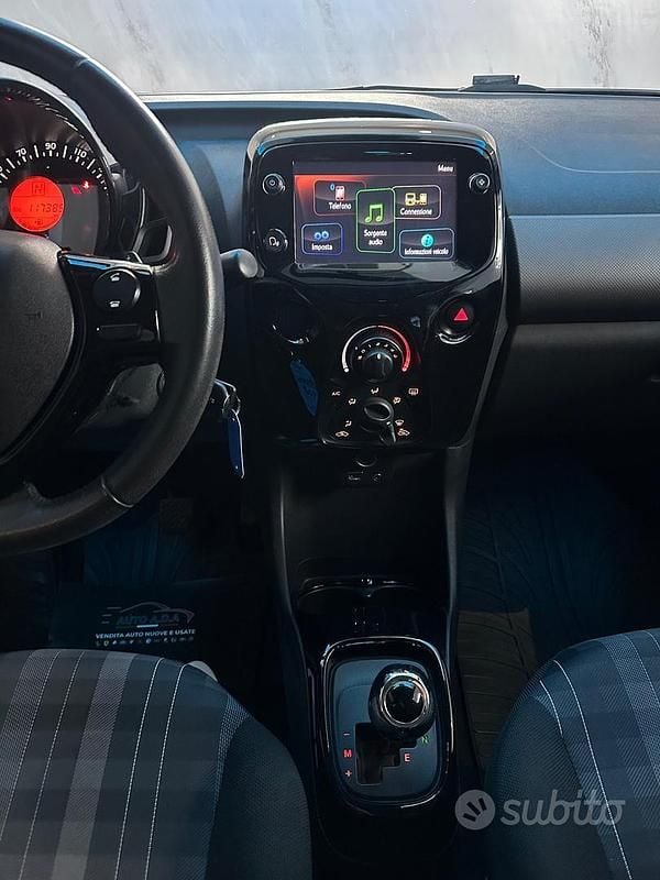 Usata Peugeot 108 Allure 72 CV (52 kW) 2019 Grigio Berlina