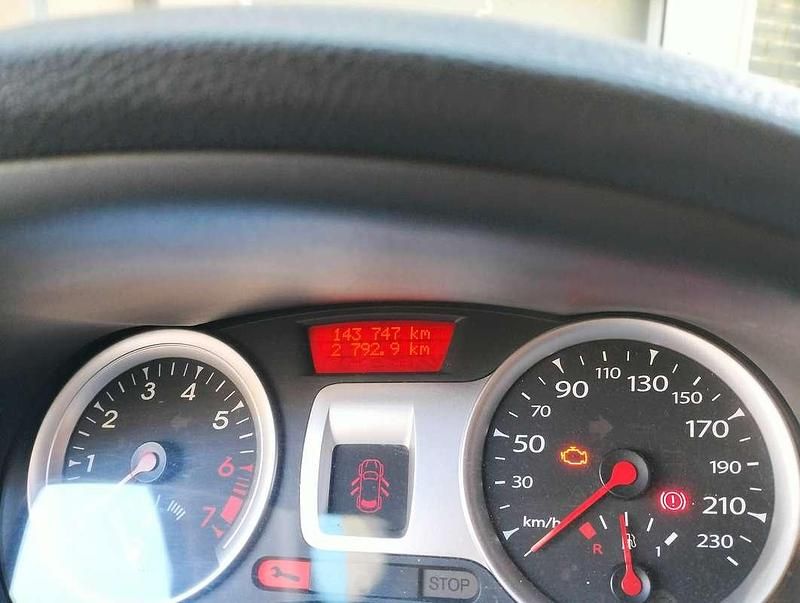 Usata Renault Clio III 75 CV (55 kW) 2011 Berlina