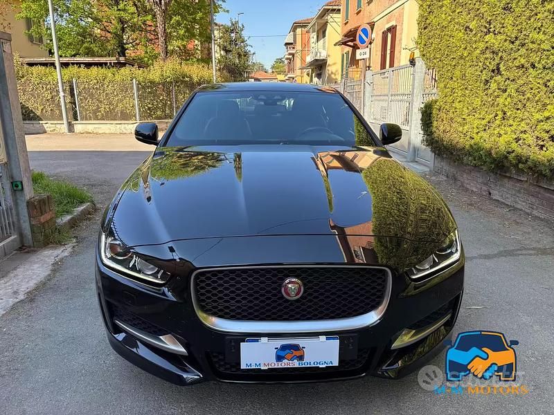 Usata Jaguar XE R-Sport 180 CV (132 kW) 2017 Nero Berlina