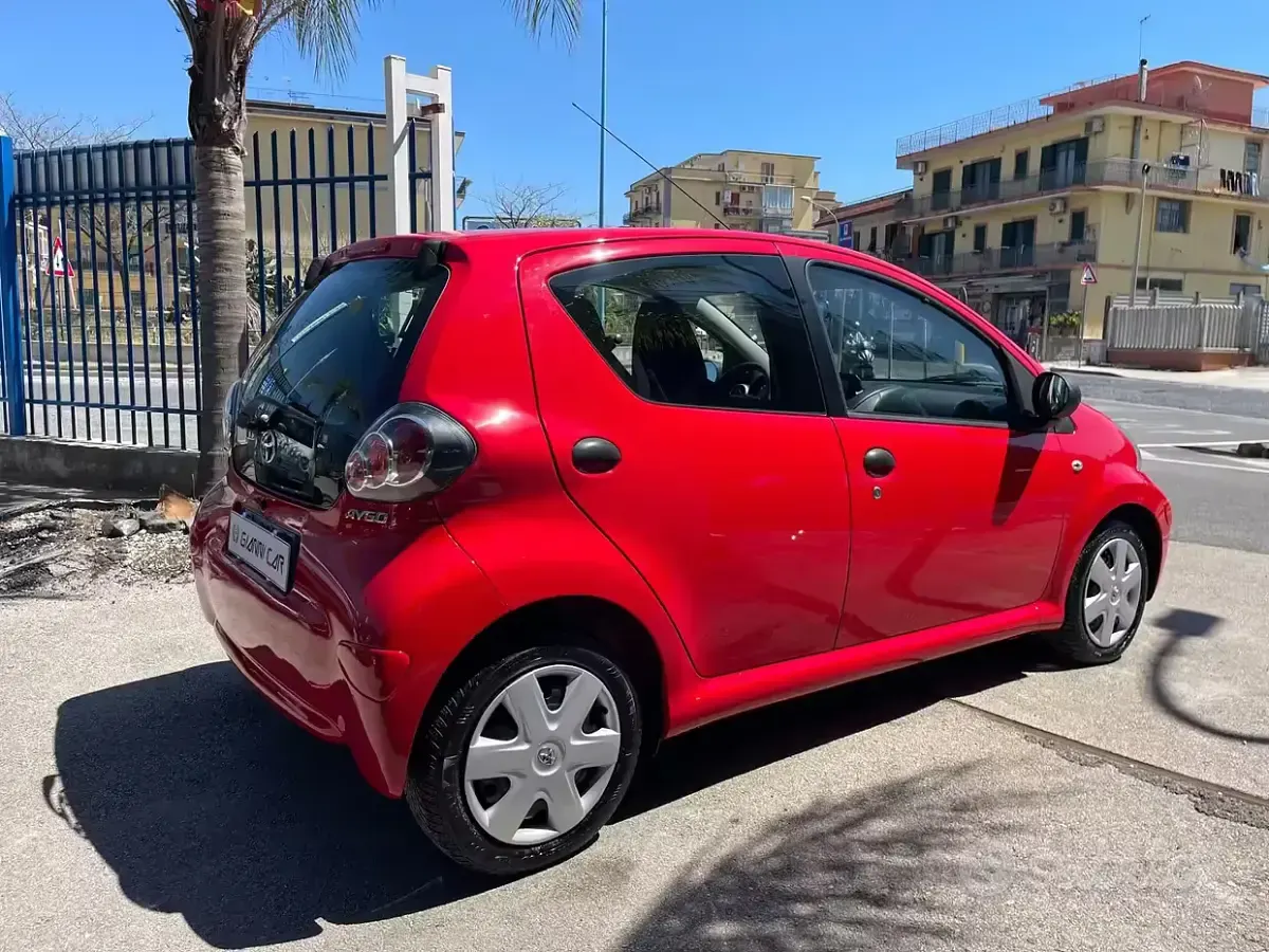 Occasion Toyota Aygo Connect Style 68 ch (50 kW) 2012 Rouge Citadine