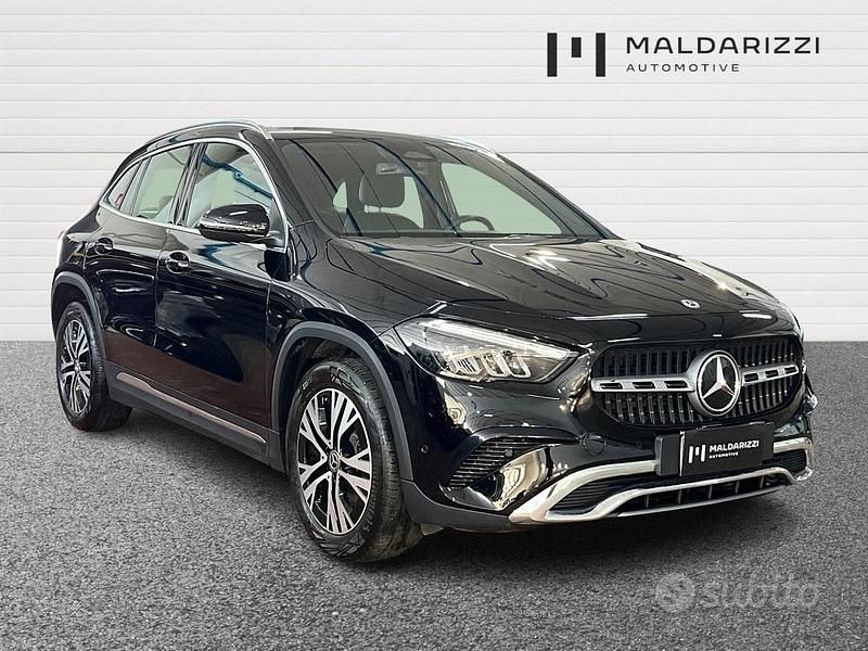 Usata Mercedes GLA200 Advanced 150 CV (110 kW) 2024 Nero SUV