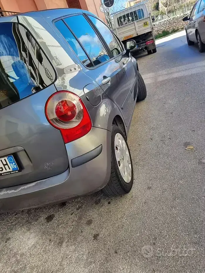 Usata Renault Modus 85 CV (62 kW) 2006 Grigio Monovolume