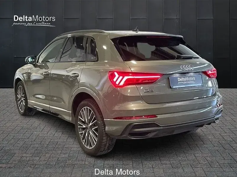 Begagnad Audi Q3 S-Line 150 HK (110 kW) 2023 Silver SUV