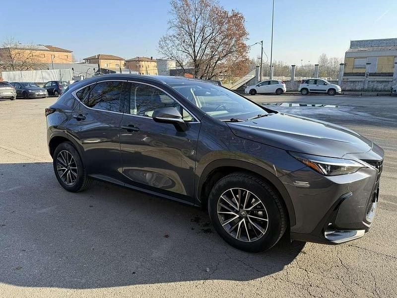 Grigio Usata 2022 Lexus NX350h SUV | 35.500 € - Immagine 1/4