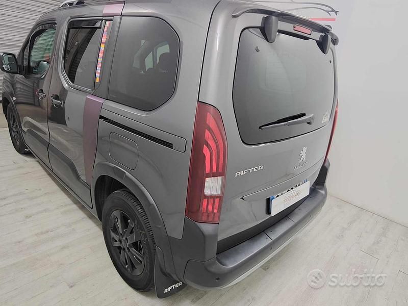 Usata Peugeot Rifter Allure 102 CV (75 kW) 2021 Grigio Monovolume