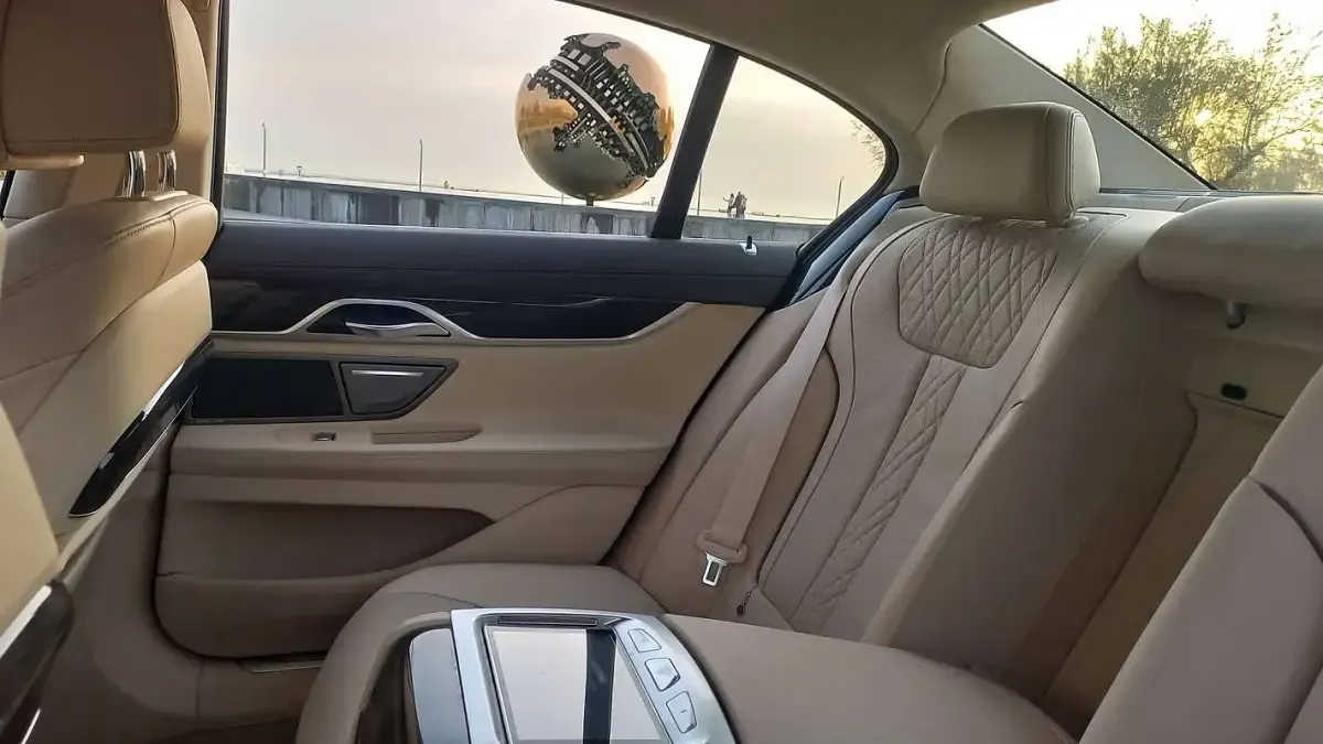 Usata BMW 740 Luxury Line 320 CV (235 kW) 2017 Blu/azzurro Berlina