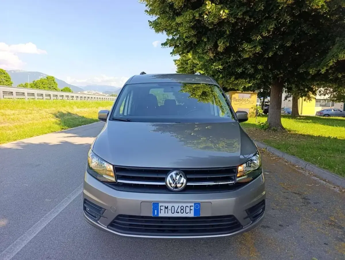 Usata VW Caddy 102 CV (75 kW) 2017 Bronzo Monovolume