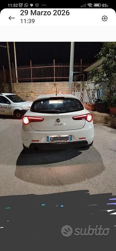Usata Alfa Romeo Giulietta 105 CV (77 kW) 2011 Bianco Utilitaria