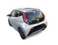 Usata Toyota Aygo Connect Style 72 CV (52 kW) 2021 Argento Utilitaria