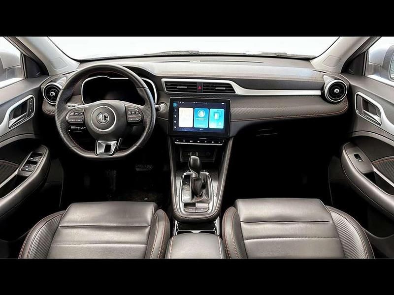 Usata MG ZS Luxury 111 CV (81 kW) 2024 Argento SUV