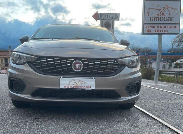 Usata Fiat Tipo S 95 CV (69 kW) 2018 Oro Berlina