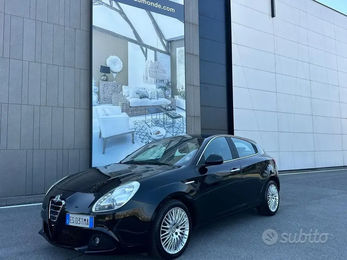 Usata Alfa Romeo Giulietta Exclusive 105 CV (77 kW) 2013 Nero Utilitaria