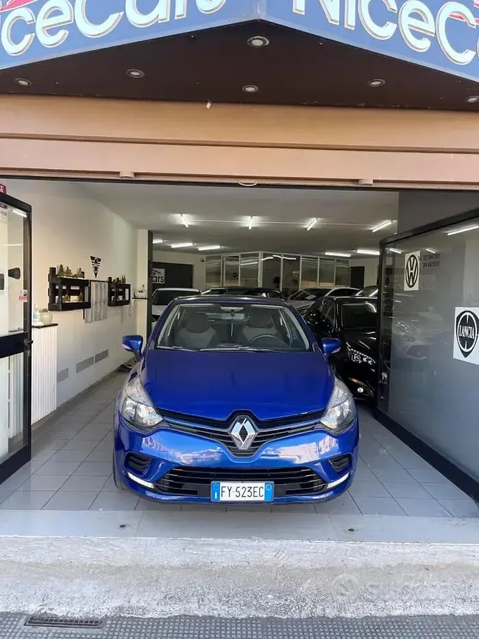 Usata Renault Clio IV Business 75 CV (55 kW) 2019 Blu Berlina
