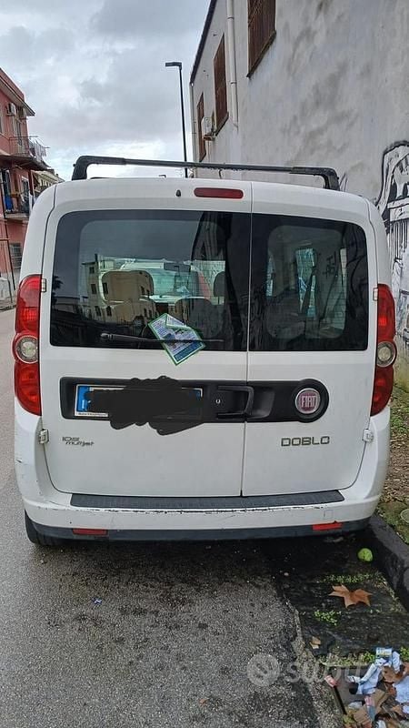 Usata Fiat Doblò 90 CV (66 kW) 2012 Bianco Monovolume