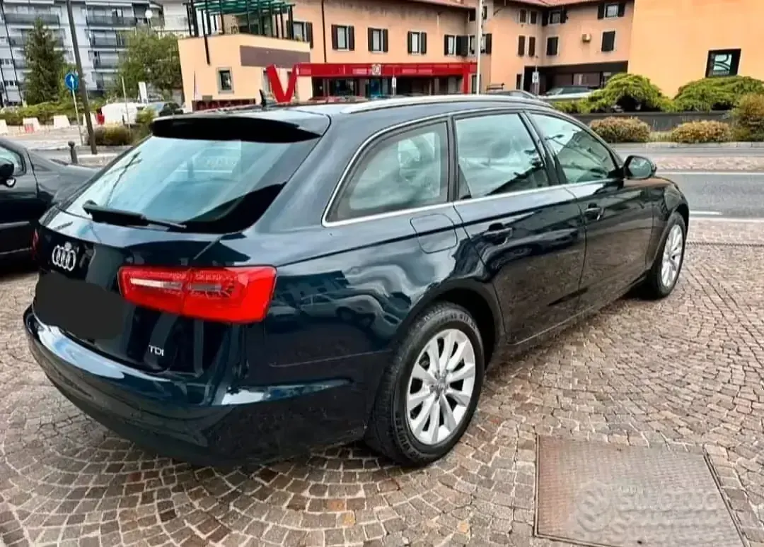 Usata Audi A6 177 CV (130 kW) 2013 Blu Station wagon