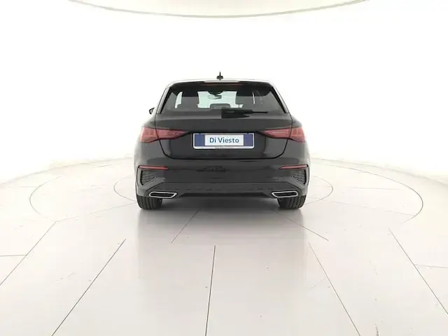 Usata Audi A3 S-Line 110 CV (80 kW) 2023 Nero mito metallizzato Berlina