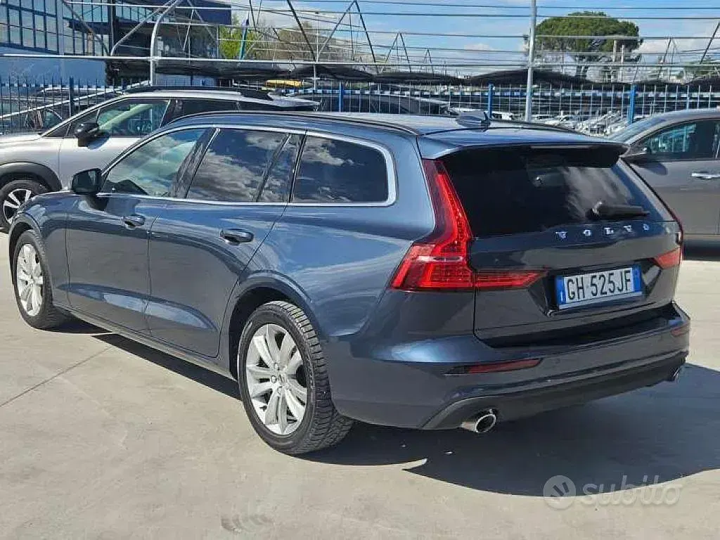 Usata Volvo V60 Business Edition 197 CV (144 kW) 2021 Nero Station wagon