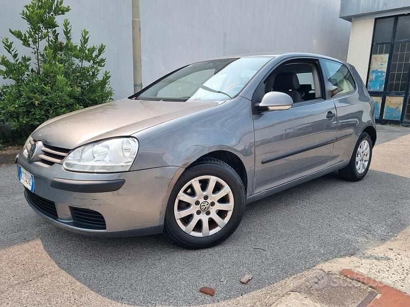 Usata VW Golf IV Comfortline 104 CV (76 kW) 2005 Grigio Berlina