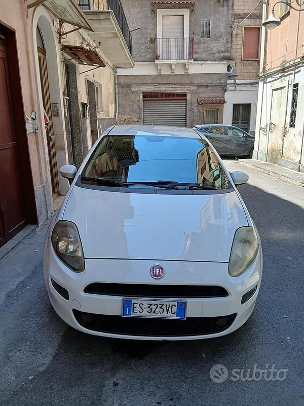 Usata Fiat Punto 75 CV (55 kW) 2013 Bianco Utilitaria