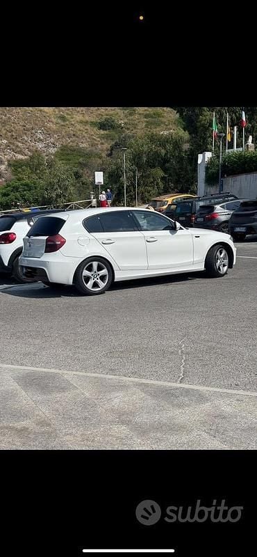 Begagnad BMW 118 Efficient Dynamics 143 HK (105 kW) 2010 Vit Halvkombi