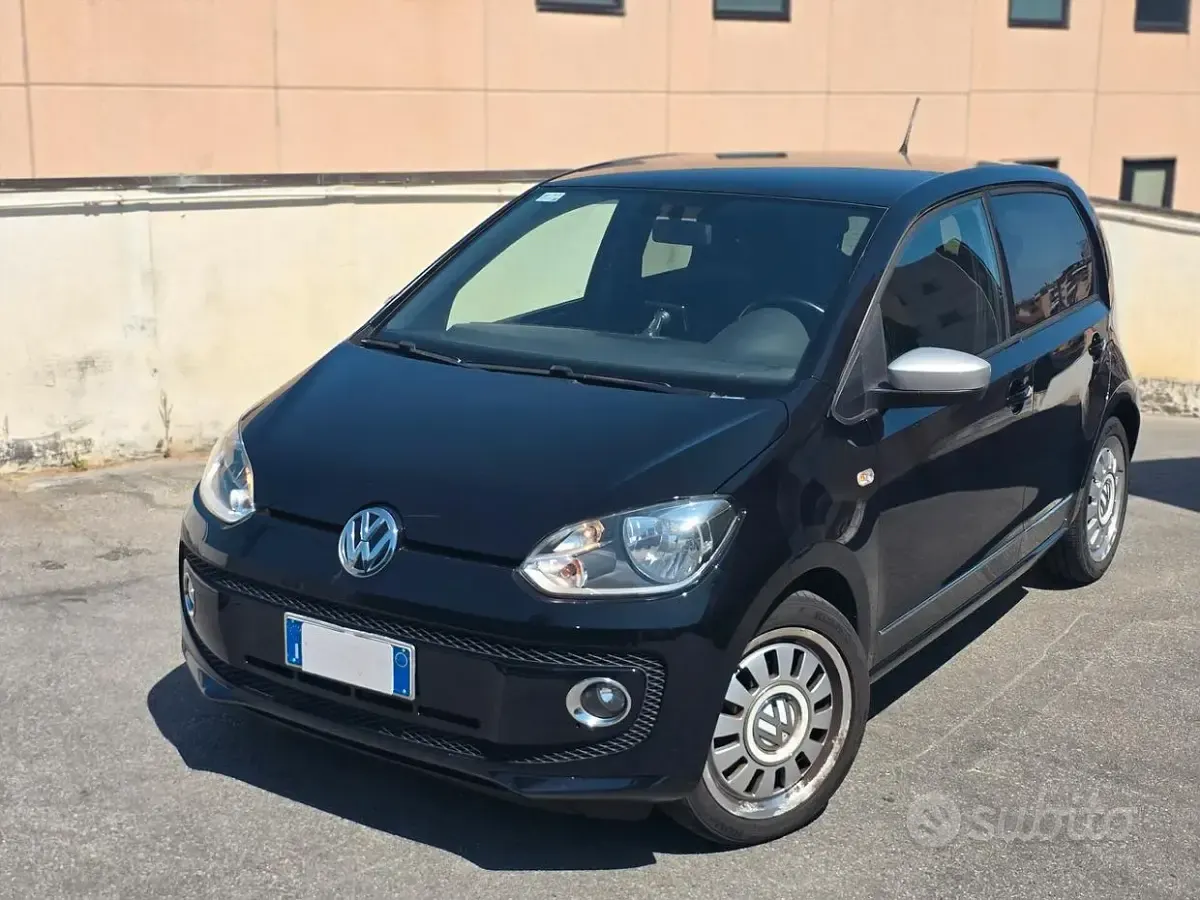 Usata VW up! Highline 75 CV (55 kW) 2016 Nero Utilitaria
