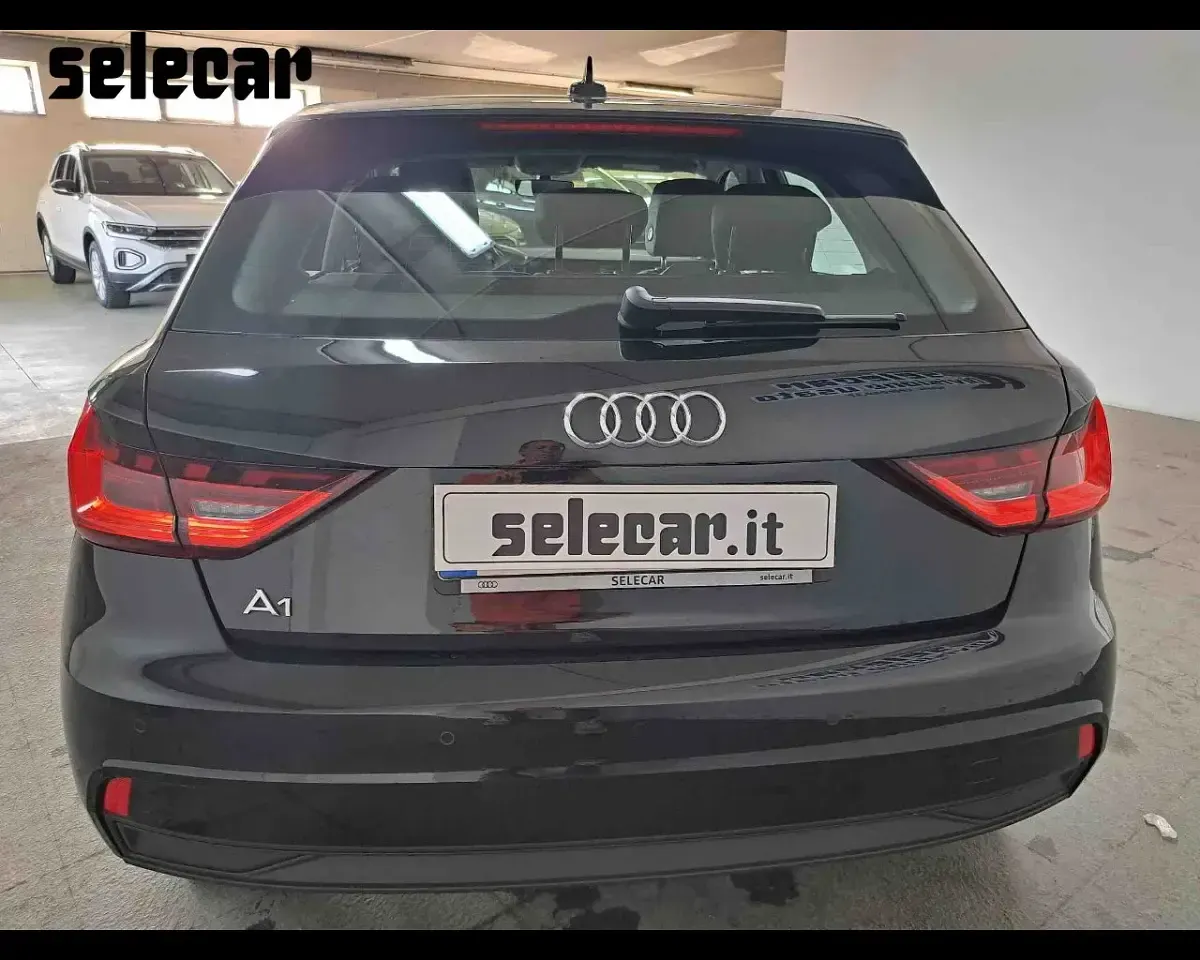 Usata Audi A1 Sportback Ambiente 95 CV (69 kW) 2022 0e nero mito metallizzato Utilitaria
