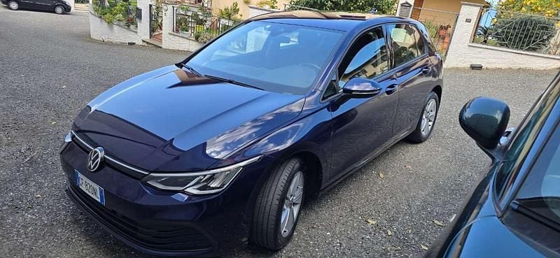 Usata VW Golf VIII Life 110 CV (80 kW) 2021 Blu/azzurro Berlina