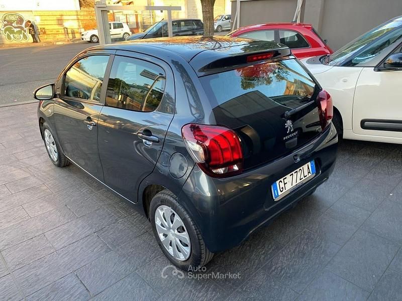 Usata Peugeot 108 Active 72 CV (52 kW) 2021 Gray Berlina