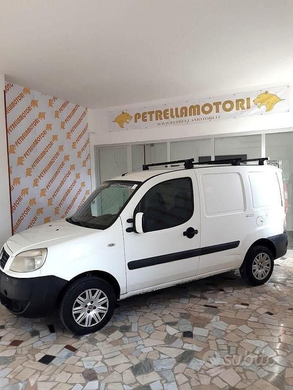 Usata Fiat Doblò S 103 CV (75 kW) 2010 Bianco Monovolume