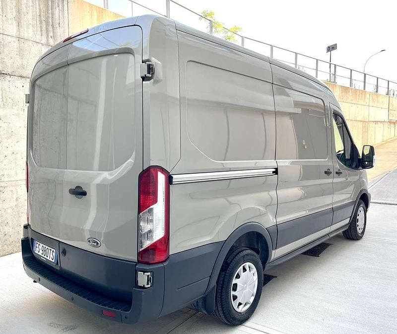 Occasion Ford Transit Trend 131 ch (96 kW) 2018 Gris Van