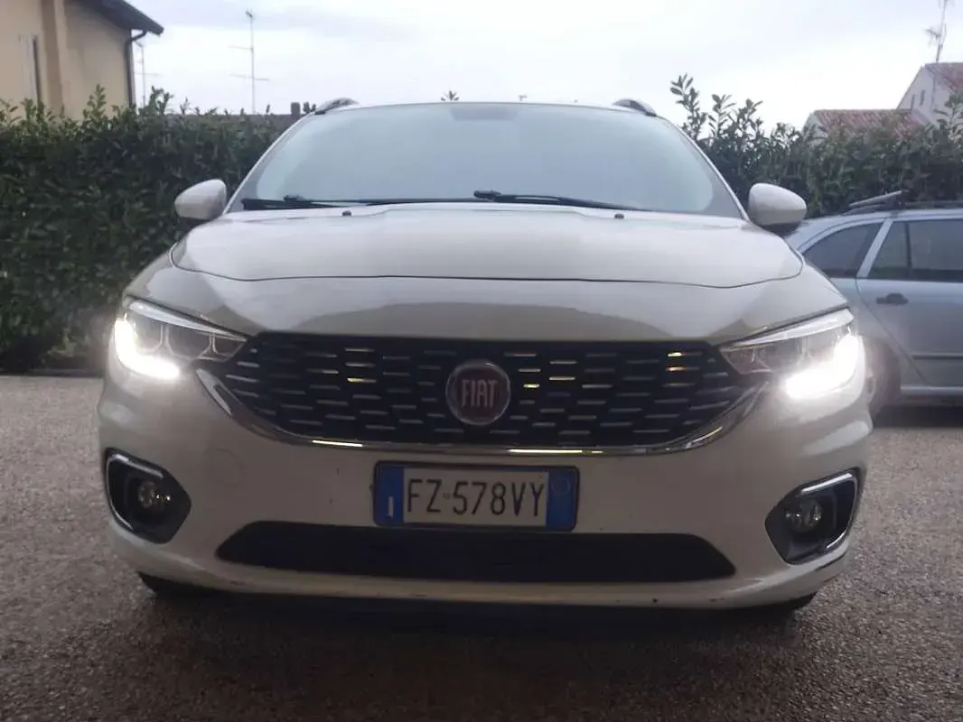 Usata Fiat Tipo Lounge 120 CV (88 kW) 2018 Bianco Station wagon
