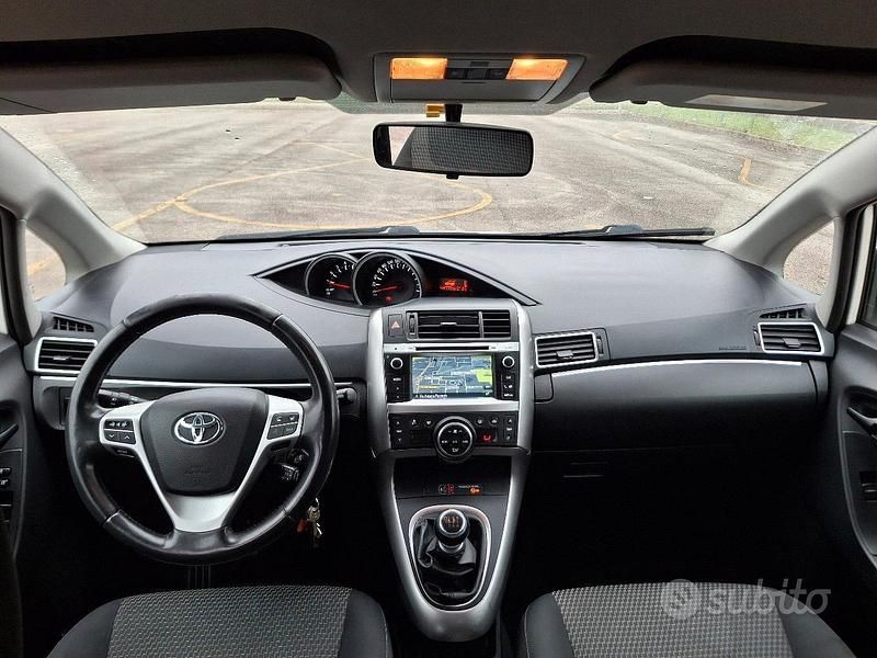 Usata Toyota Verso 2014 Bianco Monovolume