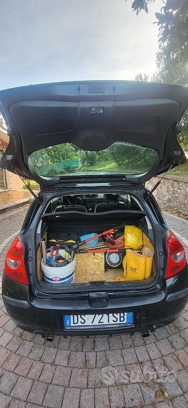Usata Renault Clio III 75 CV (55 kW) 2008 Nero Berlina