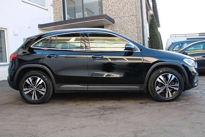 Usata Mercedes GLA200 Executive 150 CV (110 kW) 2020 Nero SUV