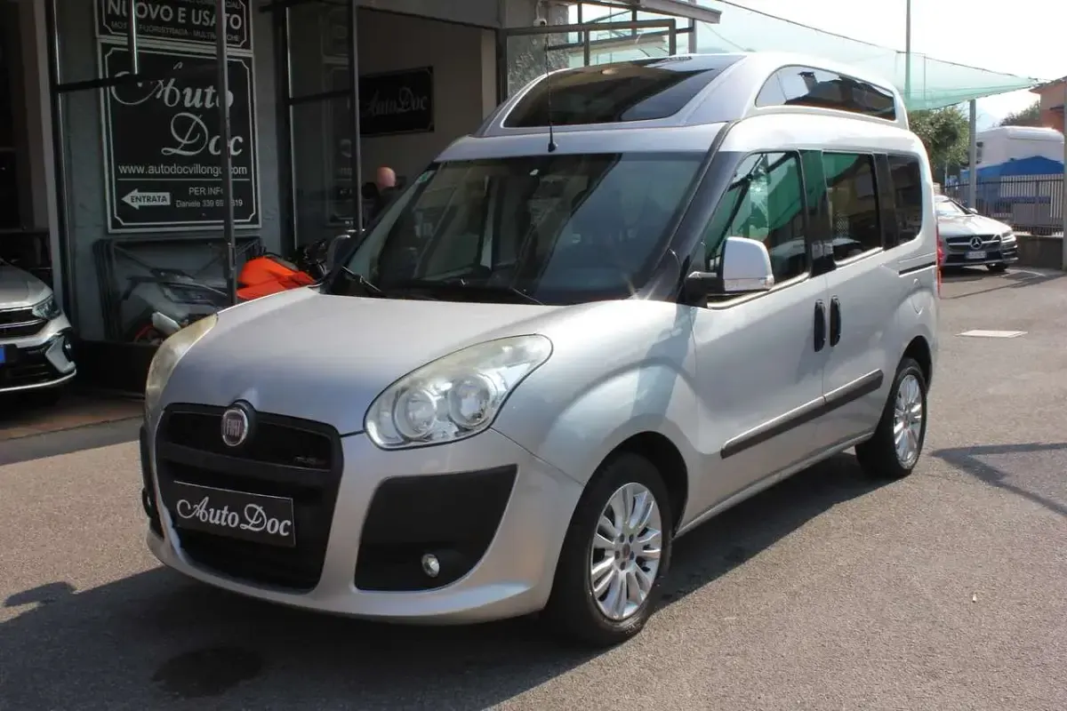 Usata Fiat Doblò 105 CV (77 kW) 2011 Monovolume