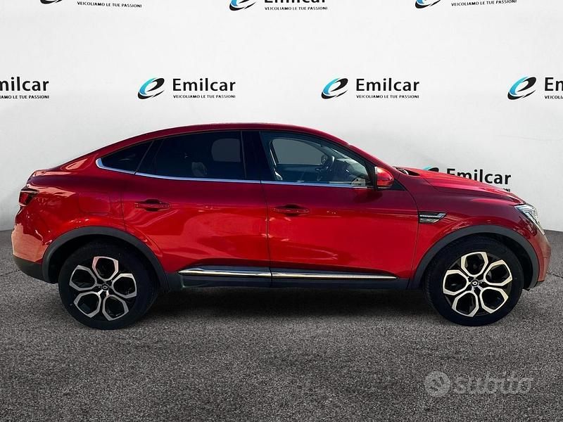 Usata Renault Arkana 140 CV (102 kW) 2023 Rosso SUV