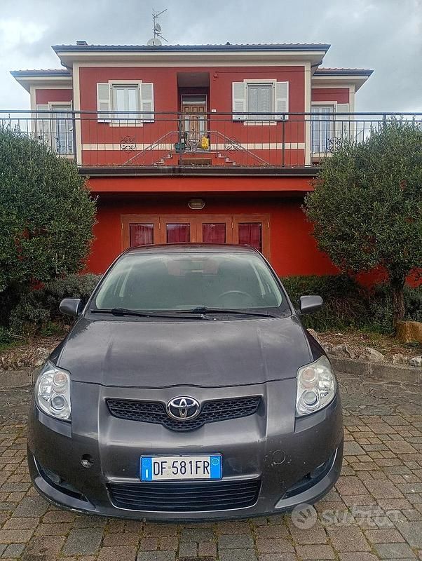 Usata Toyota Auris 90 CV (66 kW) 2007 Grigio Utilitaria