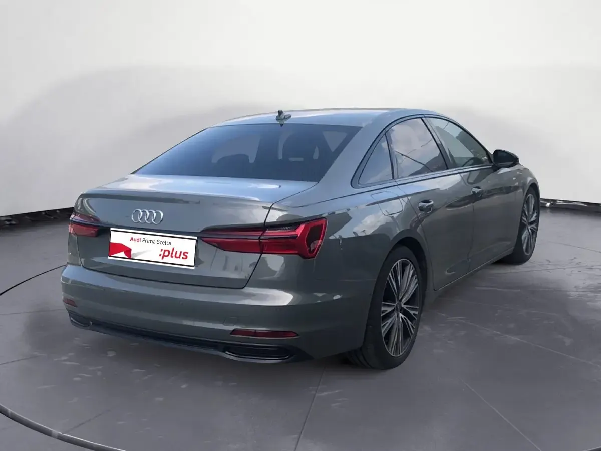 Begagnad Audi A6 Business 163 HK (119 kW) 2023 Grå Sedan