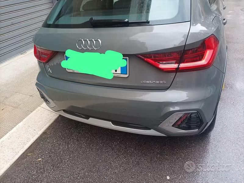 Usata Audi A1 129 CV (94 kW) 2023 Grigio SUV