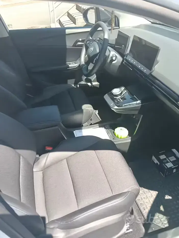 Usata MG MG4 EV Luxury 67 kW (92 CV) 2025 Bianco Utilitaria