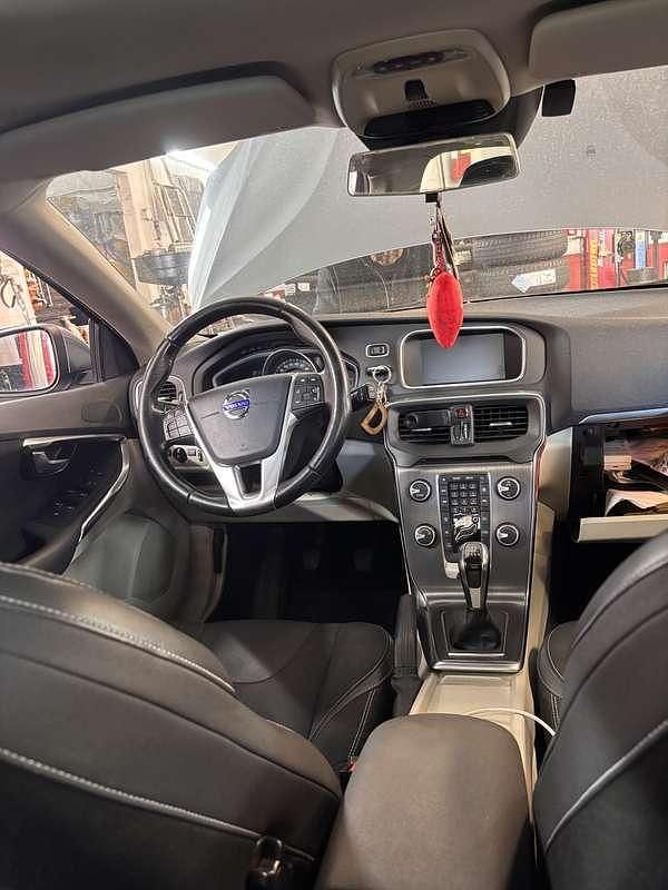 Usata Volvo V40 Business Edition 120 CV (88 kW) 2016 Berlina