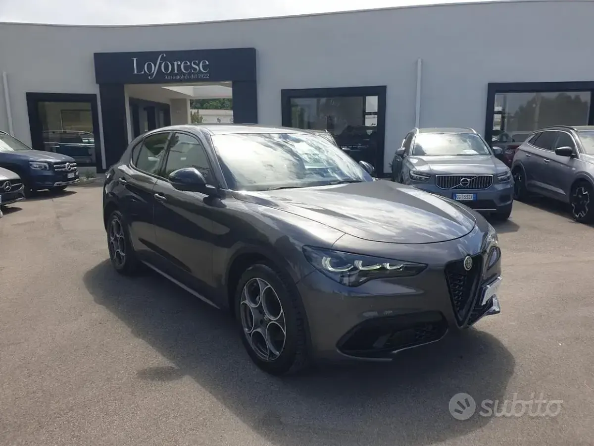 Usata Alfa Romeo Stelvio 160 CV (117 kW) 2023 Grigio SUV