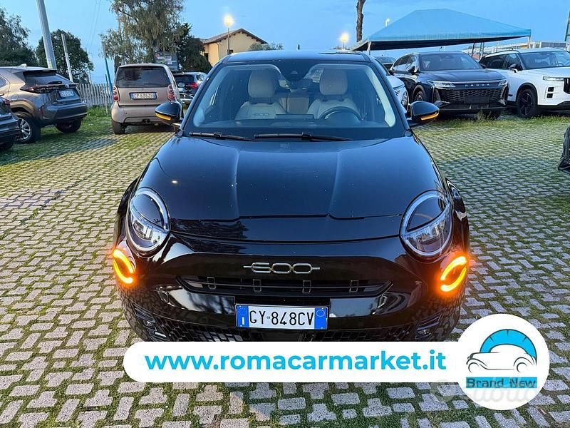 Usata Fiat 600 La Prima 110 CV (80 kW) 2025 Nero SUV