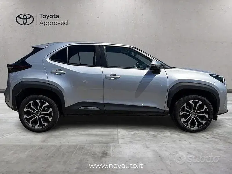 Usata Toyota Yaris Cross Trend 116 CV (85 kW) 2022 Grigio SUV