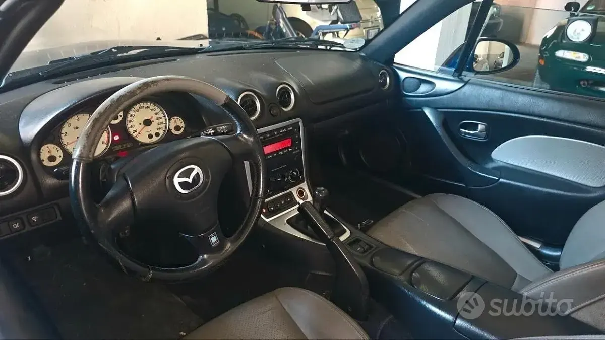 Usata Mazda MX5 110 CV (80 kW) 2003 Blu Cabrio